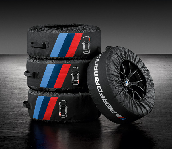 Over snuden af rød bil.