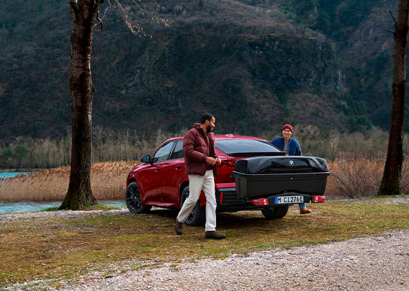 5 biler parkeret